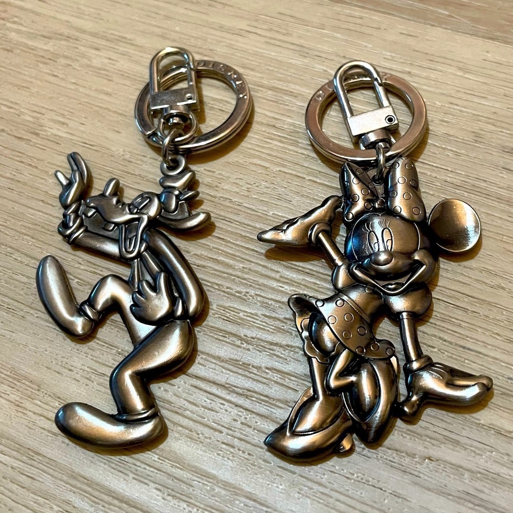 Set of 2 Disney Pewter Keychains. Goofy and Minnie Mouse